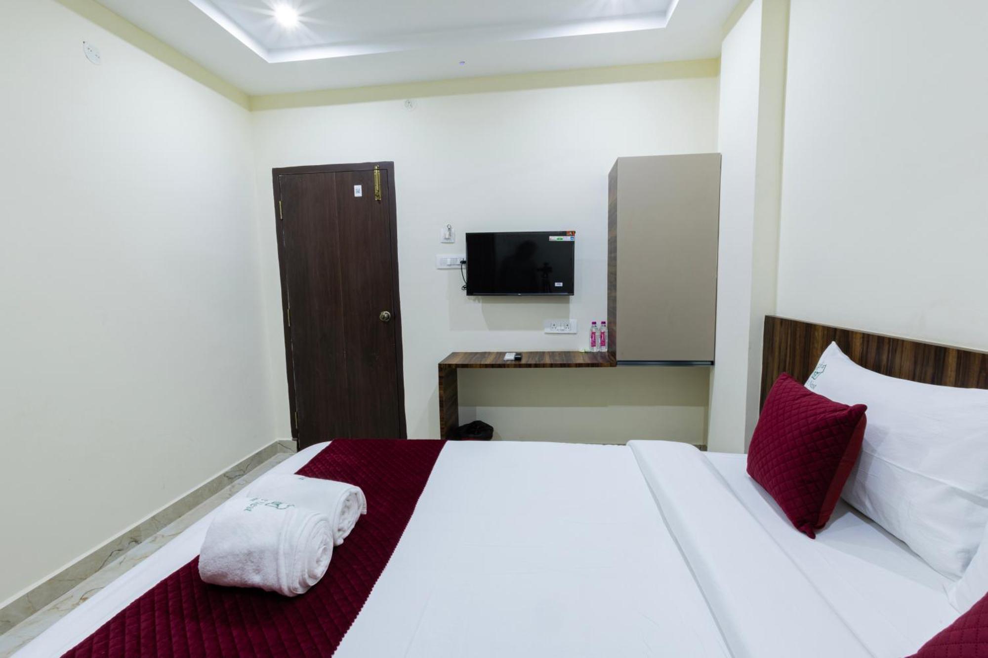 מלון Olive Nest- Tirupati Bus Stand- 300 Meters, Railway Station- 400 Meters מראה חיצוני תמונה